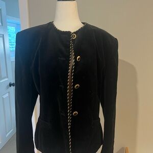 Chic Black Velvet Women's Blazer